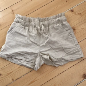Linneshorts  - Säljer mina linneshorts från Lindex i storlek 134/XXS💓