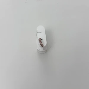 Örhänge  - Jättefint rosa örhänge med fina stenar!! Använd en del men är fortfarande i god skick!! Rengör alla smycken innan jag skickar dem!