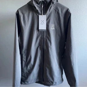 Haglöfs jacka  -  Säljer ny denna Haglöfs jacka eftersom jag inte längre har användning av den storlek S nypris ligger på 2299 kr🙌🏼