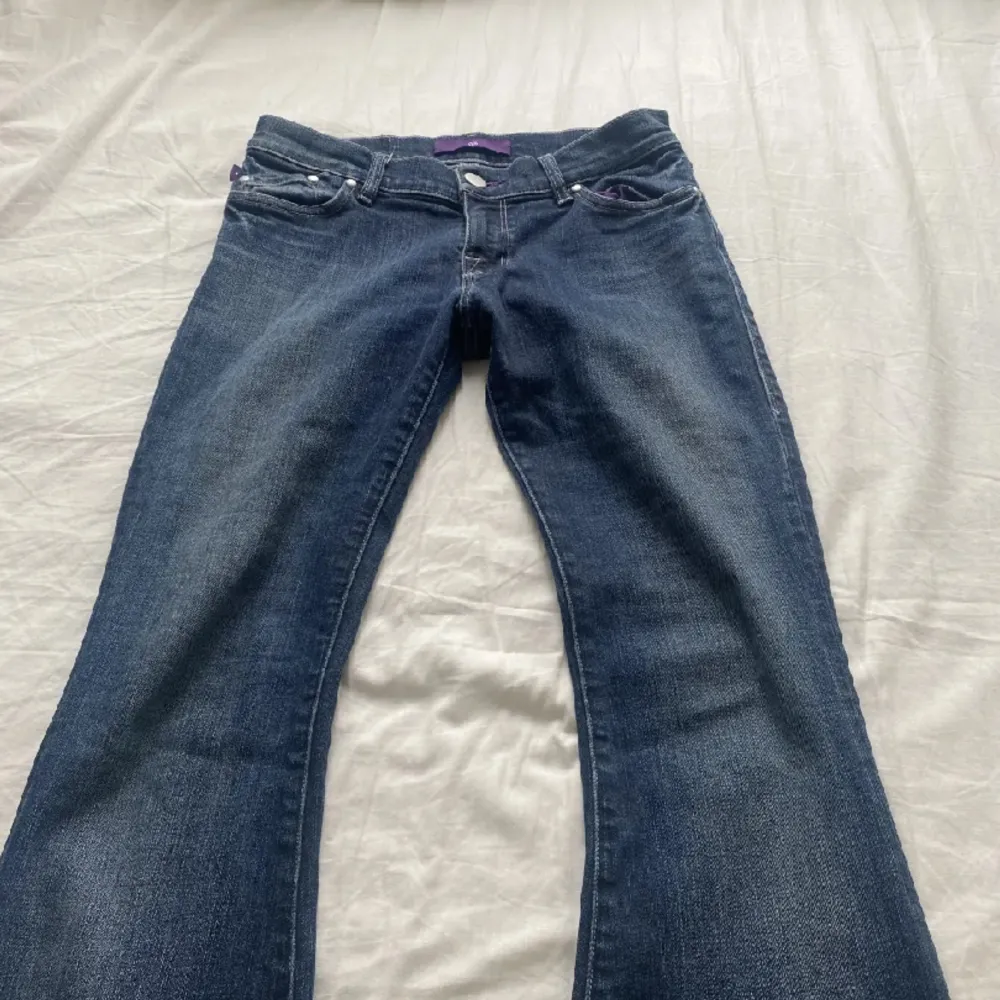 Lågmidjade Victoria Beckham jeans Bootcut 💞 . Jeans & Byxor.