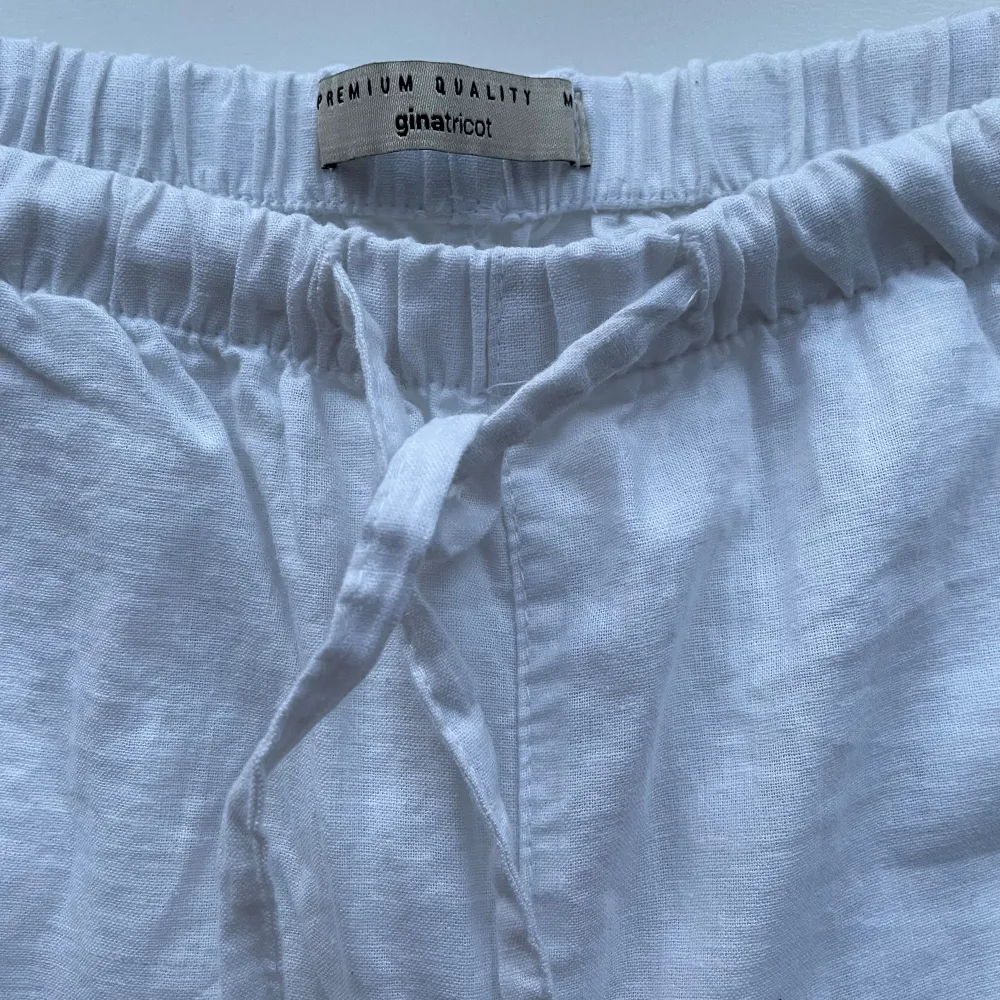 Linen blend linnebyxor från Gina 💗 Knappast använda . Jeans & Byxor.