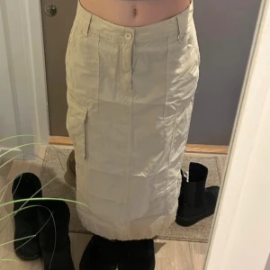 Cargokjol  - Beige cargokjol från asos, jättefint skick 