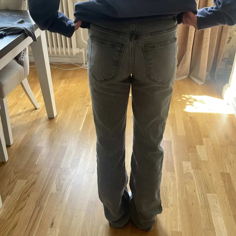 Jeans ifrån ginatrico inte använt så många gånger och är i storlek 34 jätte fina💓. Jeans & Byxor.