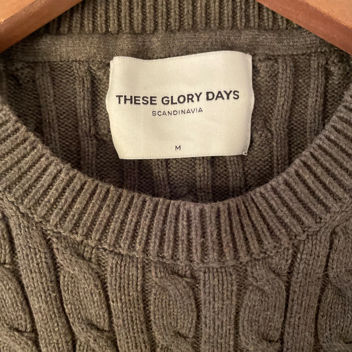 Grön stickad tröja  - 91