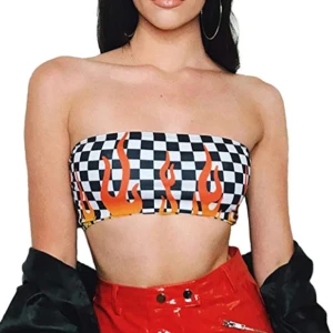 Checkered tubtopp 🔥🏁 - Cool tubtopp!🌸 Väldigt stretchig så passar nog allt mellan XS till M/L, den anpassar sig liksom efter kroppen. Pris kan diskuteras & även paketpriser!💞 