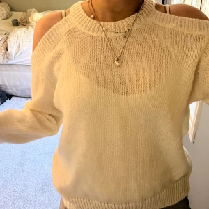 Unik tröja - Super söt tröja utan axlar❣️