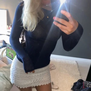 Intimissimi tröja - Finns lite små slitnigar vid ärmarna som knappt syns, jag köpte den för 500kr ny! Jätte fin men kommer knappt till använding