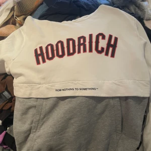 Hoodrich - Trqcksuit som kostade 1200kr men säljer den för 155kr för hela  använder inte denna längre