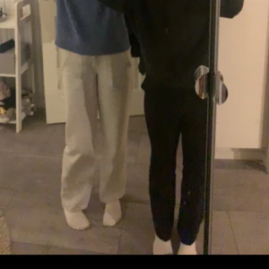 bootcut kostymbyxor  - jättefina midwaist kostymbyxor som är bootcut som jag säljer då de är lite för stora för mig