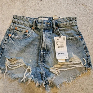 Nya jensshorts Zara - Nya jeansshorts fr Zara stl 34