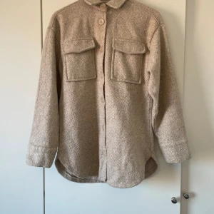 Kappa - Säljer denna kappan ifrån Kappahl då jag inte använder den längre.