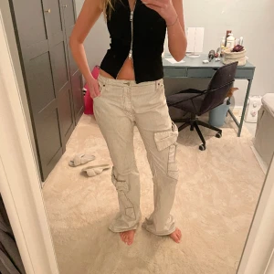 Acne jeans - Säljer dessa super snygga acne jeans, nypris 6000kr