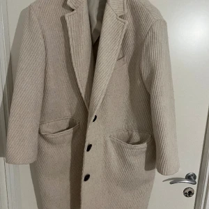 Isabel Marant kappa  - Vit Isabel Marant kappa helt okej skick.  Nypris 5500kr 