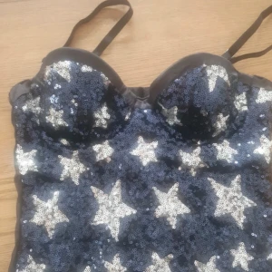 Intimissimi korsett - Säljer denna supersnygga Intimissimi korsett! Den är helt ny med lappar och helt perfekt för fest🌟