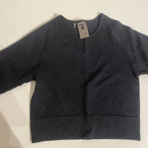 Tröja ifrån stronger  - Helt ny tröja ifrån stronger som aldrig har använts 