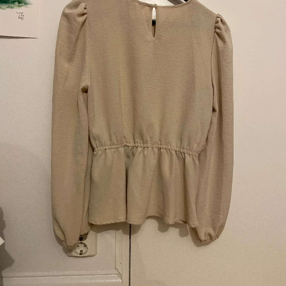 Oanvänd blus från Only.  - 90