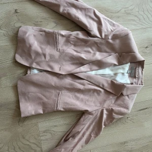 Rosa kavaj H&M - Rosa kavaj från HM