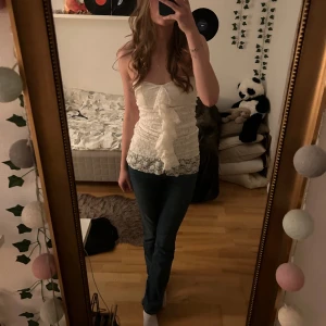 Gina Tricot tröja - En jättefin topp från Gina tricot i storlek xs, men passar även mig som har S. Fin som festtopp eller bara vanlig. Skriv vid frågor💗