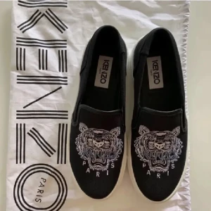 Kenzo skor - Söljer mina supersnygga kenzoskor som använts enbart ett par gånger - som nya. 