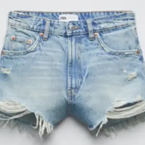 Super fina jeans shorts från zara😍💗 Köpare står för frakt 