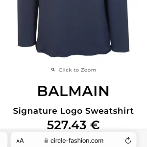 Balmain tröja  - Marinblå Huvtröja, äkta såklart, använd ett fåtal gånger. Inga defekter 