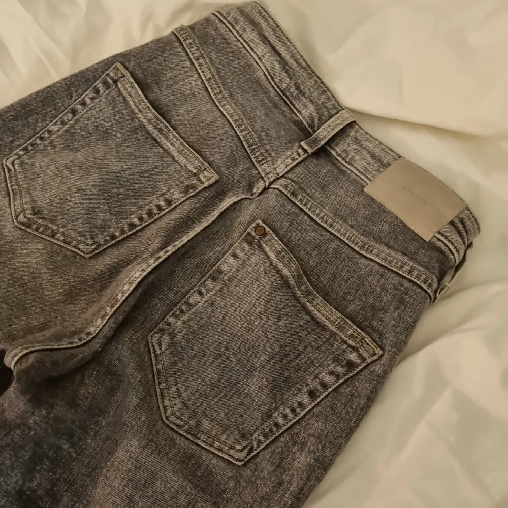 Gråa jeans i märket &denim. Fint skick.. Jeans & Byxor.