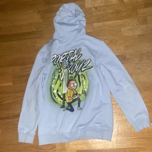 Rick and Morty Hoodie  - Bra skick Strorlek: S Passform: Relaxed Fit (Pris kan diskuteras)