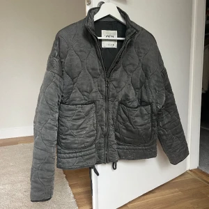 Jacka zara  - Ganska bra skick! Jättefin. 