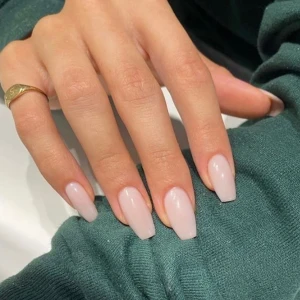 Lösnaglar - Lösnaglar / tippar från Shein. Superfin form och längd😍 passade tyvärr inte mina fingrar...  Det är 384 stycken, kommer i 12 olika storlekar💕💕 