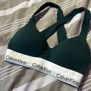 Calvin Klein bh  - Jätte fin Calvin Klein bh med push up ALDRIG ANVÄND