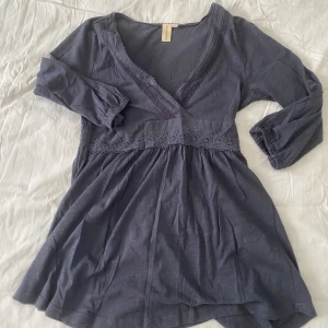 Fin lös marinblå blus - Söt och skön marinblå blus i storlek S, skriv vid fler frågor eller bilder 