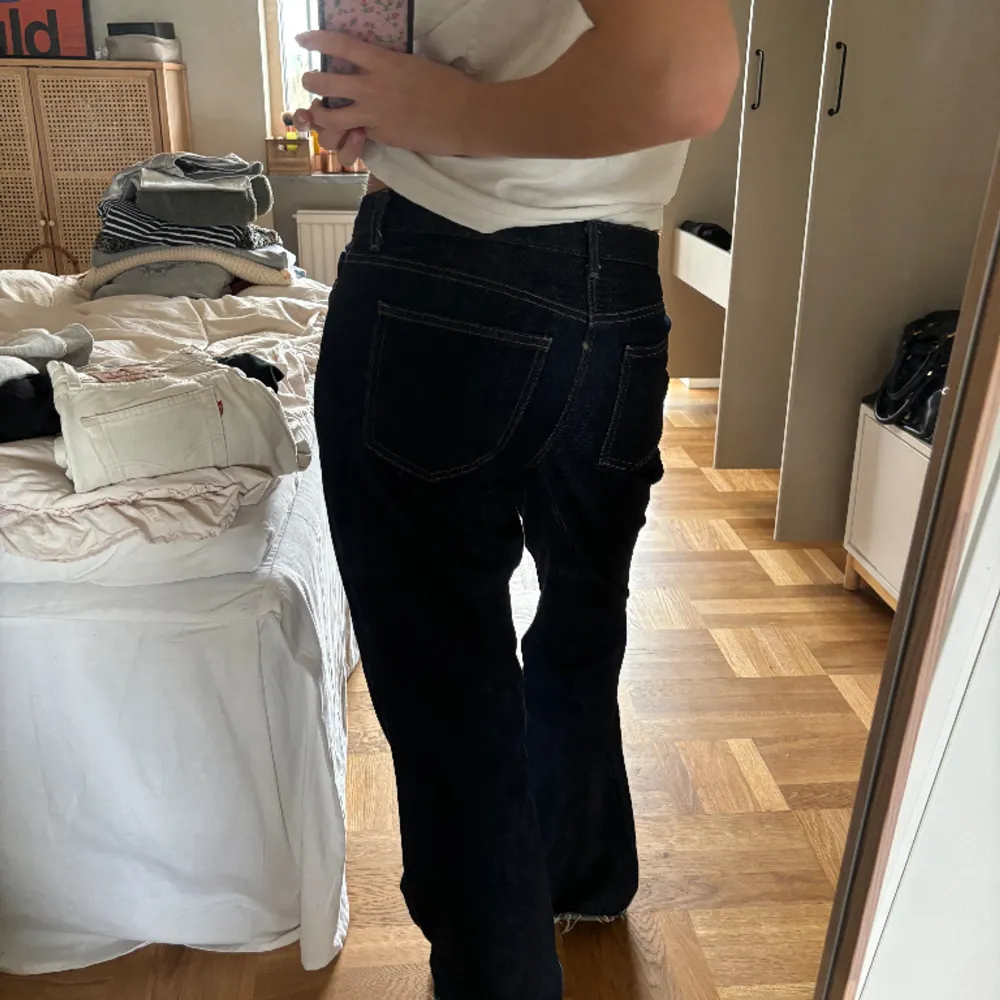 Mörkblå jeans från UNIQLO strl 38. Fint skick🫶. Jeans & Byxor.