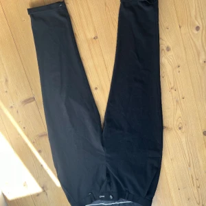Kostymbyxor  - Ett par kostymbyxor från zara aldrig använda. Extremt bra skick och väldigt snygga. Storlek 30/30 
