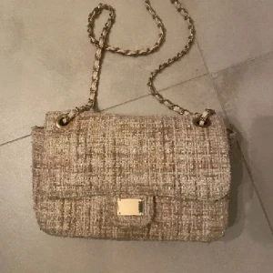 Tiamo Väska  - Superfin Tiamoväska som är oanvänd! Säljer för 350❤️