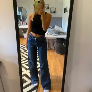 Jeans från Zara i strl 36 Använda ett fåtal gånger 