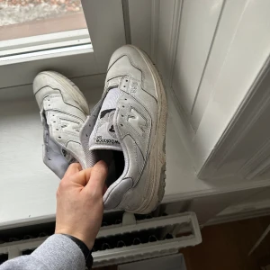 New balance 550 - Snören medföljer.  Billigare vid snabb affär