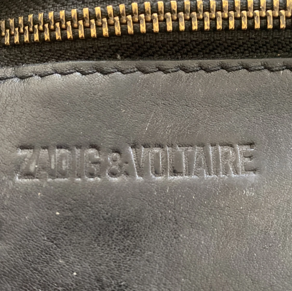 Zadig & Voltaire väska  - 90