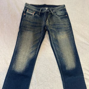 Vintage lågmidje jeans  - Lågmidje jeans från märket M, Mars 
