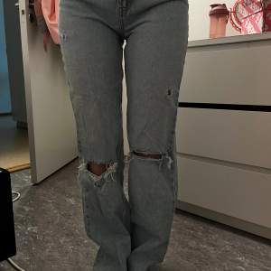 Zara jeans, användt den endast en gång köpta för 599
