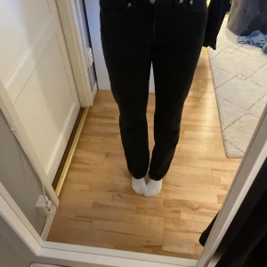 Jeans weekday - Lågmidjade Jeans från weekday som knappt är använda. Priset går att diskutera.