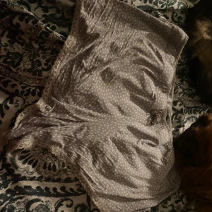 Pyjamas shorts  - Det står stolek s men skulle nog säga att de är stolek m