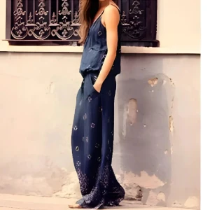 Jumpsuit - Helt nya med lappen kvar. Storlek S, passar även M. Köp gärna via KÖP NU.