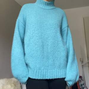 Blå/turkos oversized stickad tröja från pieces storlek S 🩵