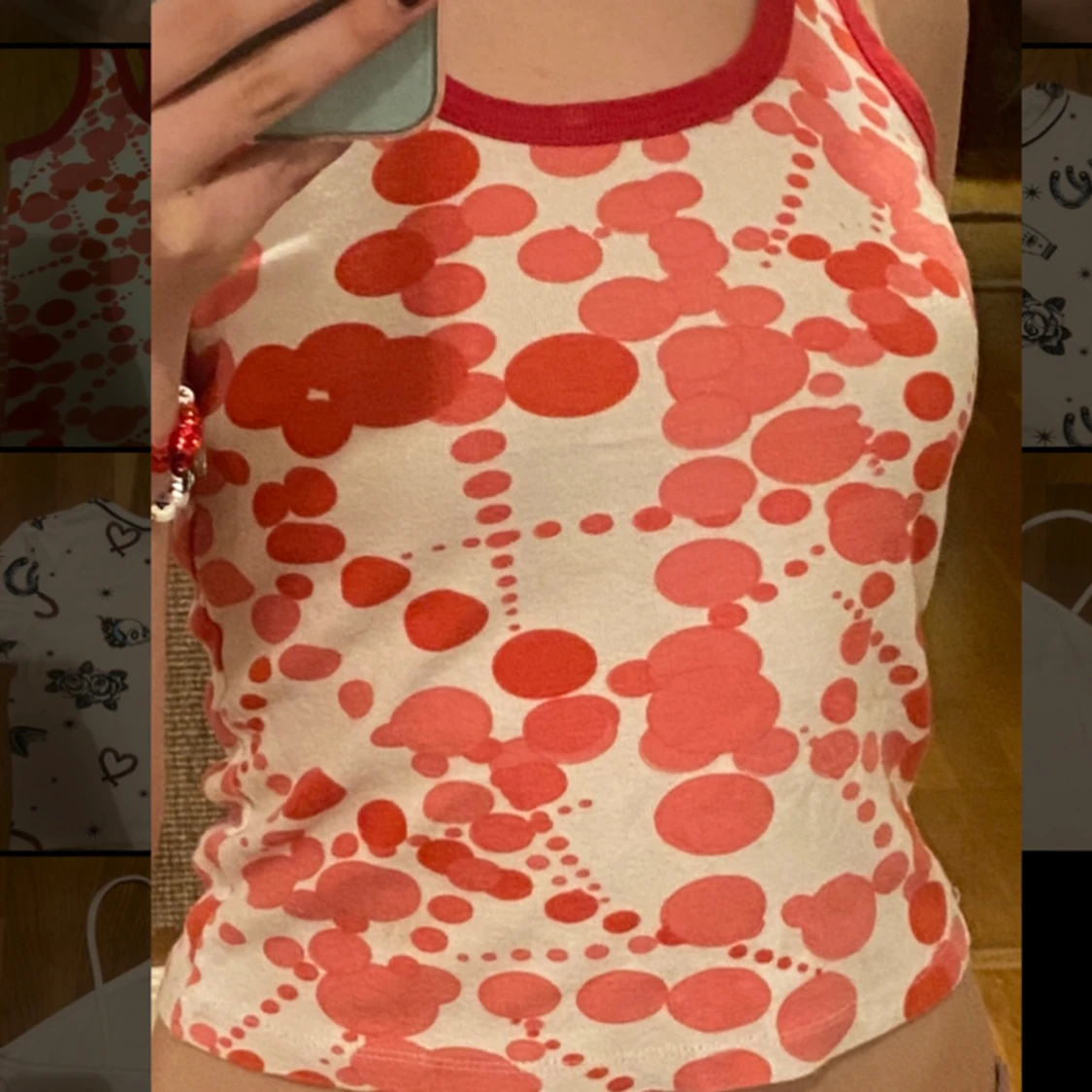 Vit linne med röda prickar