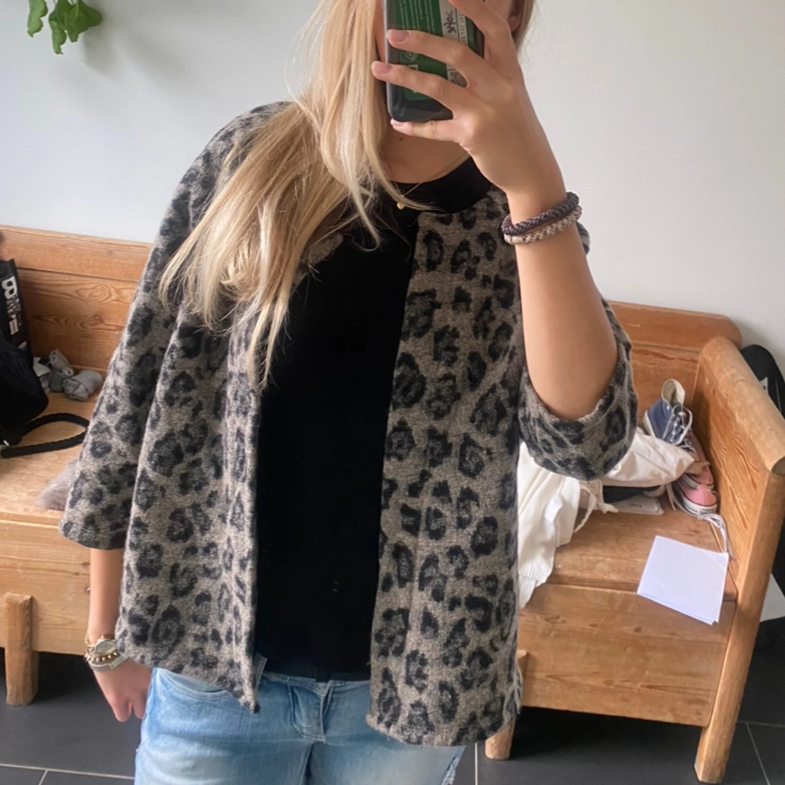 Trekvartsärmad leopardmönstrad kofta  - 90