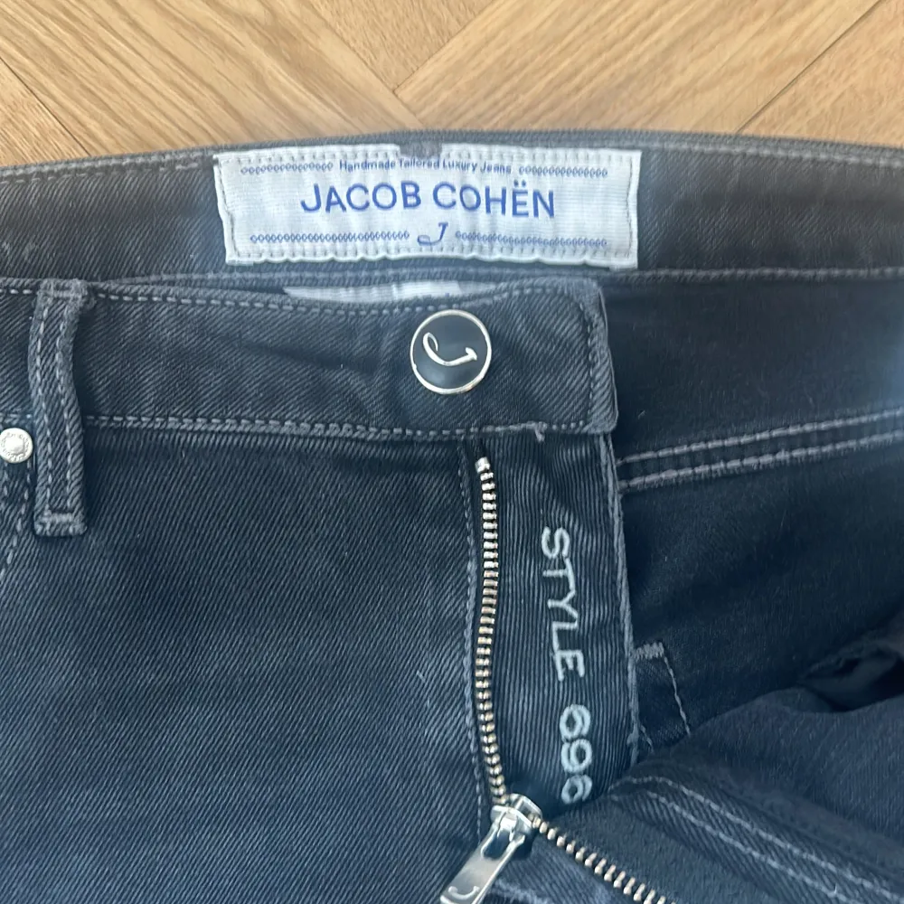 Jeansen är i bra skick 7/10 storlek 31. Jeans & Byxor.