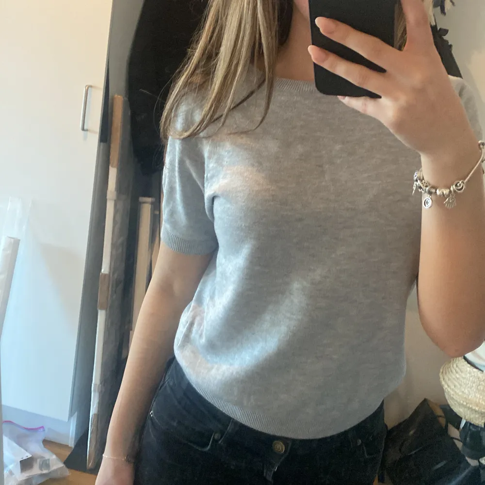 Jätte fin uniqlo tröja💕 helt oanvänd och i perfekt skick💕. T-shirts.