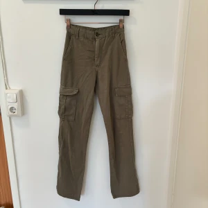 Cargo byxor - Cargobyxor, använda en gång