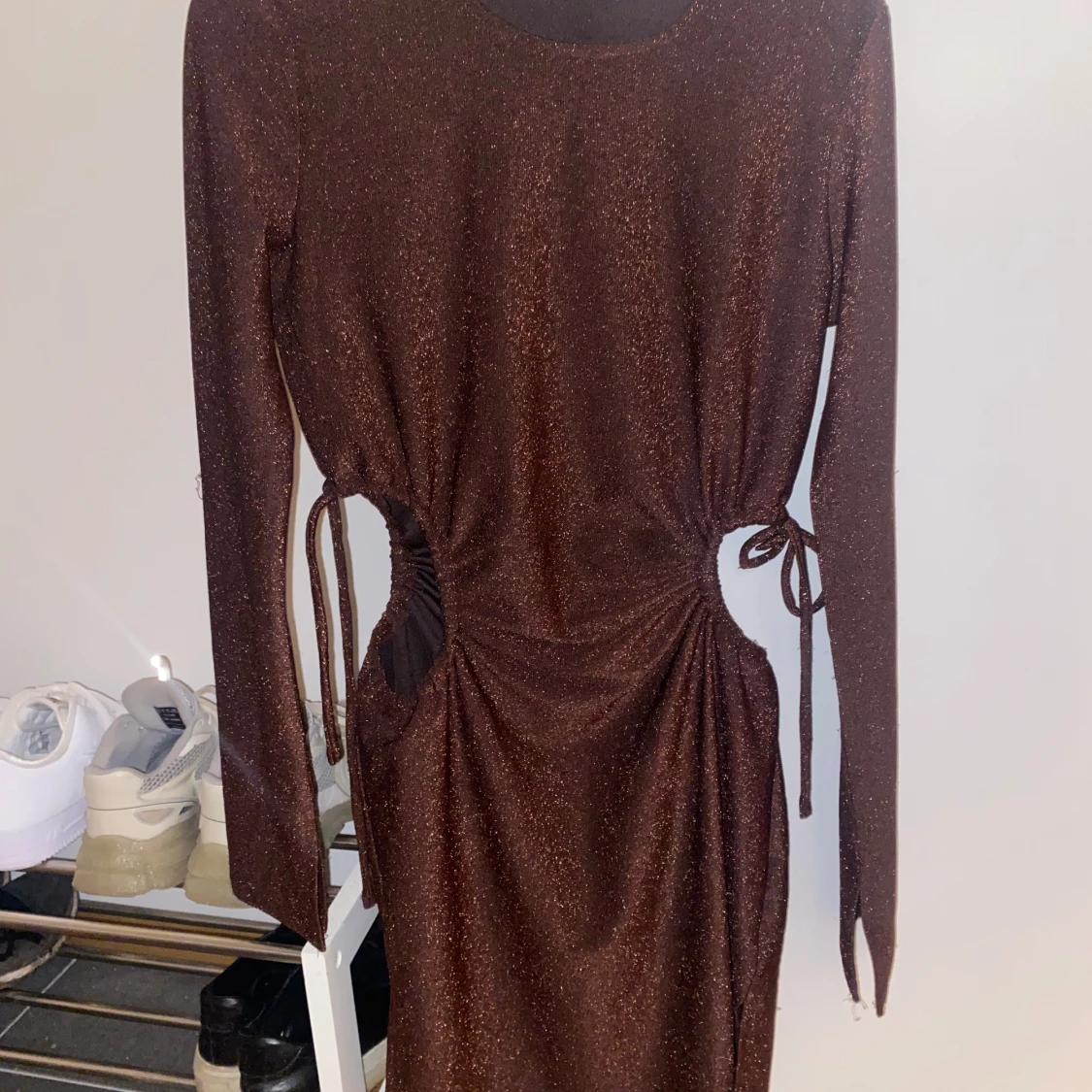 Glittrig klänning - 90