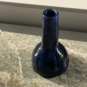 handgjord blå snygg falsk vas